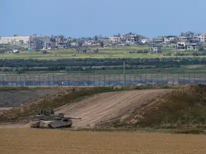 Israelische Soldaten an der Grenze zum Gazastreifen: Laut Regierungschef Netanjahu steht der Termin f&uuml;r die Offensive gegen die Stadt Rafah fest.