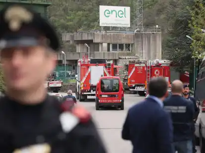 Bei Arbeiten an einer Turbine in etwa 30 Metern Tiefe soll aus zun&auml;chst ungekl&auml;rter Ursache ein Feuer ausgebrochen sein.