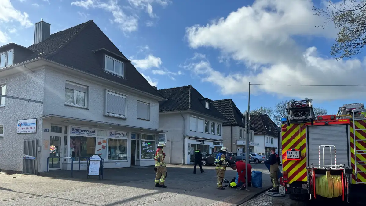 Brand in Oldenburg Starke Rauchentwicklung im Möbelhof der Diakonie in