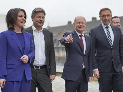 Die Spitzen der Ampel-Koaliton: Au&szlig;enministerin Annalena Baerbock (v.l.), Vizekanzler Robert Habeck, Bundeskanzler Olaf Scholz und Bundesfinanzminister Christian Lindner.