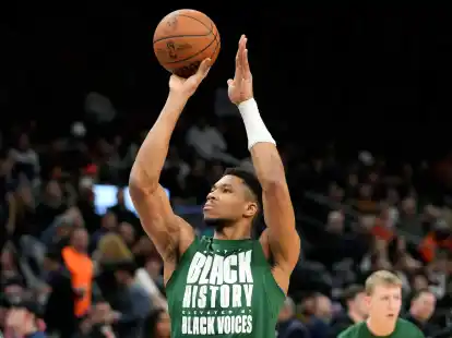 Nach ersten Untersuchungen gibt es Entwarnung bei der Verletzung von Bucks-Star Giannis Antetokounmpo.