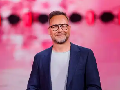 Moderator Matthias Opdenh&ouml;vel kehrt zu seinen ProSieben-Anf&auml;ngen zur&uuml;ck.