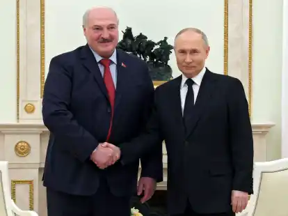 &laquo;Leider haben wir eine Reihe von Schl&auml;gen gegen unsere Energieobjekte beobachtet in letzter Zeit und waren gezwungen, darauf zu antworten&raquo;, sagte Wladimir Putin bei einem Treffen mit dem Machthaber von Belarus, Alexander Lukaschenko.
