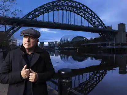 &laquo;One Deep River&raquo;:&nbsp;Mark Knopfler vor der Tyne Bridge.