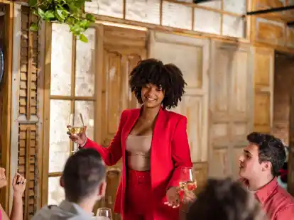 Schl&uuml;pfrige Details aus dem fr&uuml;heren Liebesleben der Brautleute geh&ouml;ren nicht in den Toast auf das frisch gebackene Ehepaar.