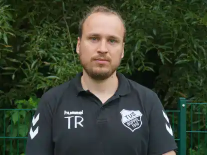 Hofft auf einen Befreiungsschlag in der „grünen Hölle“ in Neuenwege: Trainer Daniel Prause von den Regionalliga-Fußballerinnen des TuS Büppel