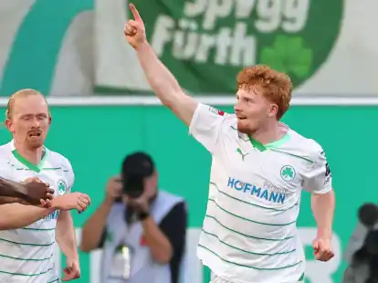 F&uuml;rths Matchwinner gegen Kaiserslautern: Robert Wagner (r).