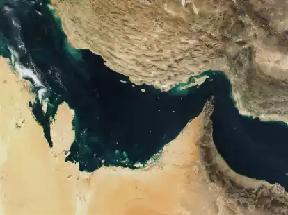 Der Persische Golf, die Stra&szlig;e von Hormus und der Golf von Oman in einer, von der NASA zur Verf&uuml;gung gestellten, Satellitenaufnahme.