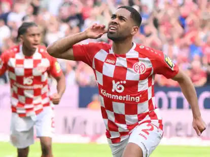 Der Mainzer Phillip Mwene jubelt nach seinem Treffer gegen Hoffenheim.