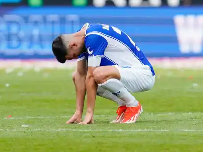 Der Abstieg aus der Bundesliga ist f&uuml;r Klaus Gjasula und die Darmst&auml;dter kaum noch abzuwenden.