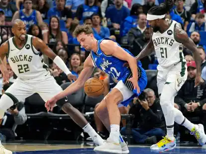 Franz Wagner (M) und die Orlando Magic haben die Playoffs erreicht.