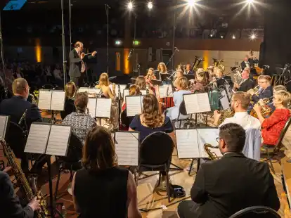 Der Musikverein Garrel gab sein Fr&uuml;hjahrskonzert unter der Leitung des neuen Dirigenten Julian Breen.