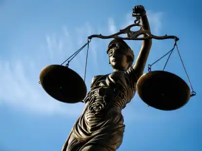 Um die Provision zu erhalten, hat ein 30-j&auml;hriger Wildeshauser einen Vertrag mit den Daten eines Dritten abgeschlossen. Er wurde wegen Betruges angeklagt (Symbolbild).