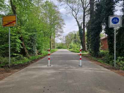 Abschnitte der Tecklenburger Straße und wie hier „Hinter der Burgwiese“ in Friesoythe sind jetzt zu einer Fahrradstraße geworden.