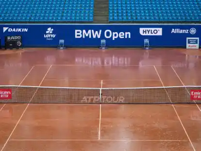 Das Turnier in M&uuml;nchen hat erst nach einer l&auml;ngeren Regenpause begonnen.