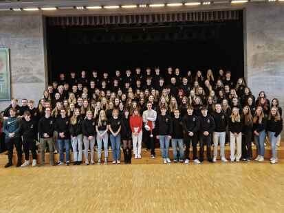 Insgesamt 116 Abiturientinnen und Abiturienten gibt es 2024 am Albertus-Magnus-Gymnasium (AMG) in Friesoythe.