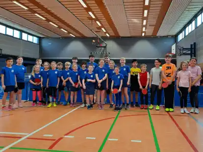 24 Kinder zeigten bei den Minimeisterschaften im Tischtennis in Ganspe großen Einsatz.