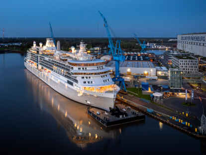 Soll am Sonntag die Ems passieren: das neue Meyer-Werft-Kreuzfahrtschiff „Silver Ray“.