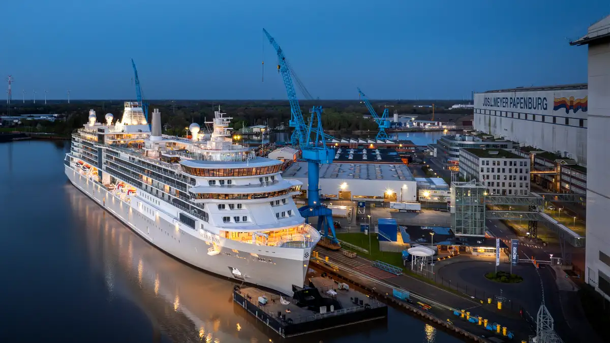 Meyer Werft Kreuzfahrtschiff Silver Ray Überführung am Sonntag, 21. April