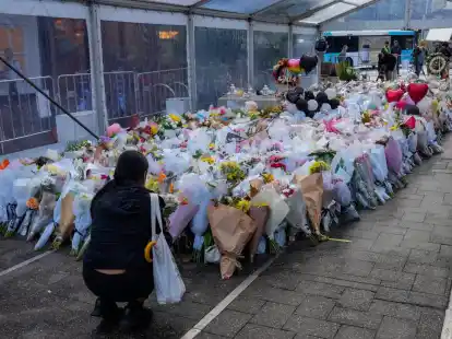 Der Bischof einer christlichen Gemeinde wurde bei einer Messe von einem 16-J&auml;hrigen attackiert. Danach kam es zu Ausschreitungen.