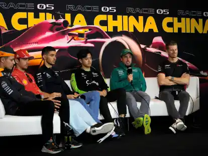 Bereit f&uuml;r den Gro&szlig;en Preis von China: Formel-1-Piloten unter sich.