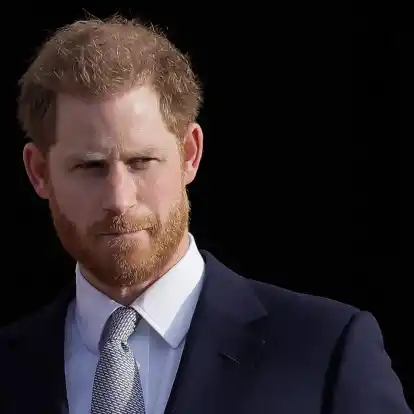 Prinz Harry hier noch in den Gärten des Buckingham-Palasts.