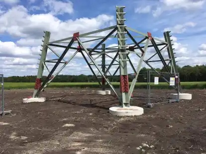 Mastbau von Tennet: In der Gemeinde Jade sollen für die Leitung Conneforde-Unterweser neue Masten für Freileitungen gebaut werden. Aktuell läuft das Planfeststellungsverfahren.