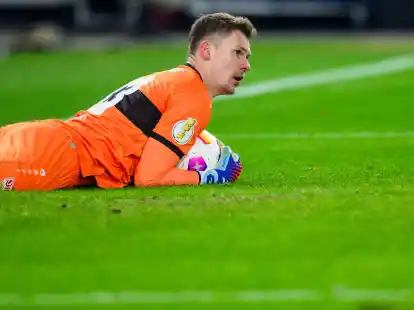 K&ouml;nnte gegen Bremen wieder im Tor stehen: Alexander N&uuml;bel.