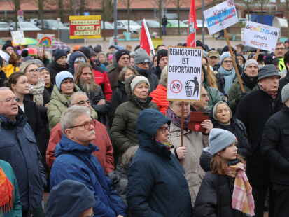 An der Demonstration gegen den Faschismus am 4. Februar in Edewecht beteiligten sich etwa 500 Menschen.