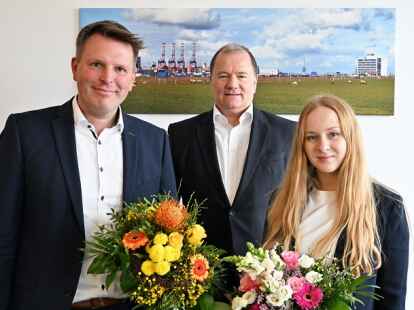 Kümmern sich um die Vermarktung des Jade-Weser-Ports: (von links) André Heim, Geschäftsführer Marc-Oliver Hauswald und Diana Jazik