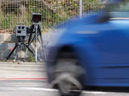 Die Polizei führt in einigen Bundesländern heute schwerpunktmäßig Geschwindigkeitskontrollen durch (Symbolbild).
