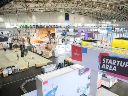 Aufbau der Messest&auml;nde in Hannover.