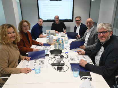 Die Jury bei der Sitzung im NWZ-Medienhaus.