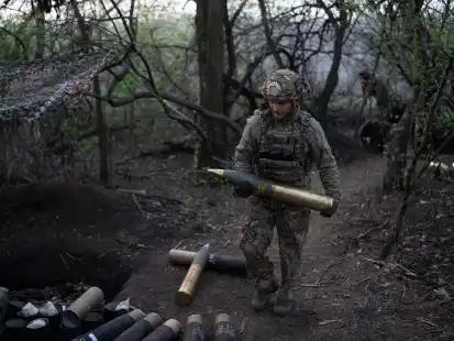 Unterlegen: ukrainische Artillerie