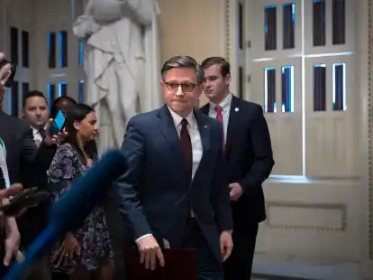 Den republikanischen Vorsitzenden des Repr&auml;sentantenhauses, Mike Johnson, k&ouml;nnten die Ukraine-Hilfen den Job kosten.