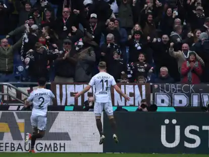 Der FC&nbsp;St. Pauli sicherte sich bei Hannover 96 drei wichtige Punkte im Kampf um den Bundesliga-Aufstieg.
