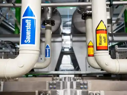 Deutschland und die EU laufen nach einer k&uuml;rzlich ver&ouml;ffentlichten Studie Gefahr, ihre eigenen Wasserstoffziele zu verfehlen. Sauberer Wasserstoff als Energietr&auml;ger sei zum Erreichen der globalen Klimaziele unverzichtbar.