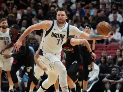 Luka Doncic ist einer der drei Anw&auml;rter der auf die MVP-Troph&auml;e der NBA.