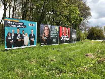 Die ersten Wahlplakate zur Europawahl sind in Varel schon zu sehen, wie hier an der Oldenburger Straße. Für das Plakatieren gibt es genau Regeln.