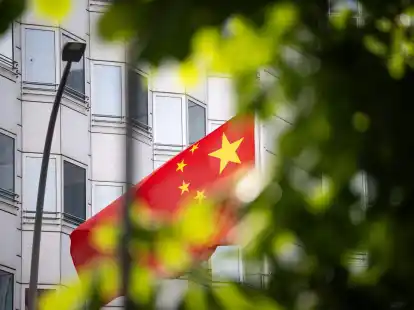 China fordert Deutschland auf, &laquo;damit aufzuh&ouml;ren, den Spionagevorwurf auszunutzen, um das Bild von China politisch zu manipulieren und China zu diffamieren.&raquo;