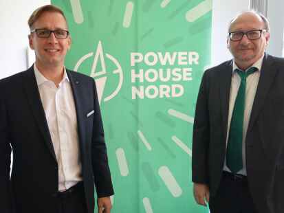 Wollen gemeinsam das Powerhouse Nord voranbringen: Landrat Stephan Siefken (li.) und Olaf Reichert, Leiter der Geschäftsstelle von Powerhouse Nordwest.
