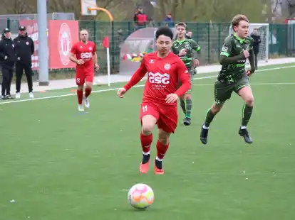 Das Knie bereitet Probleme: Duc Nguyen vom VfL Wildeshausen ist erneut verletzt.