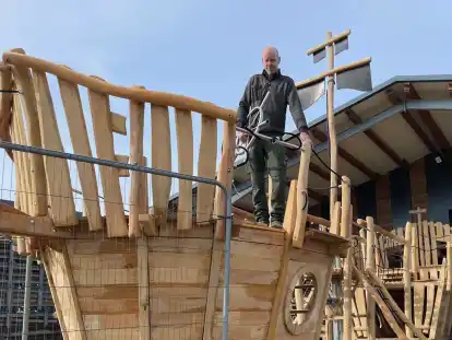Harald Hömmen aus Altenoythe hat sich auf den Bau von Holzspielgeräten für Spielplätze spezialisiert.