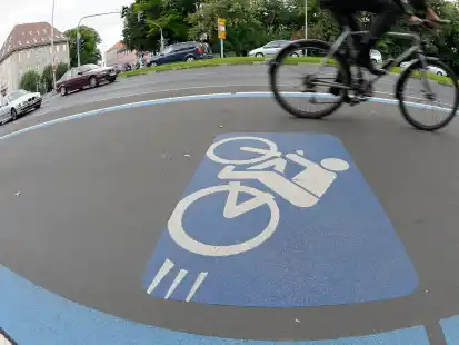 Radschnellwege sollen die Mobilit&auml;t k&uuml;nftig nachhaltiger machen. Wie weit der Landkreis Oldenburg bei diesem Thema ist, will eine Informationsveranstaltung am 6. Mai in Kirchhatten beleuchten.
