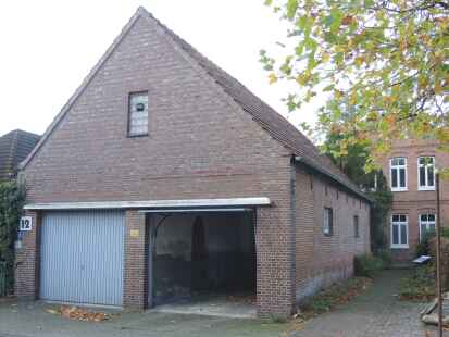 Das zuletzt als Garage genutzte Gebäude der früheren Synagoge in Esens soll der Historie gemäß wieder hergerichtet und dem Museum August-Gottschalk-Haus angeschlossen werden.