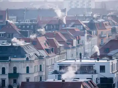 Steigende Strom- und Gaspreise und Unsicherheit infolge des Heizungsgesetzes: Die Preise f&uuml;r unsanierte H&auml;user sind zuletzt stark gefallen. Der Abw&auml;rtstrend scheint jedoch gestoppt (Symbolbild).