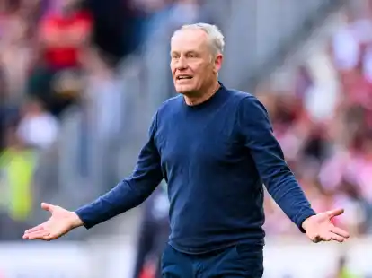Ratlos:&nbsp;Freiburgs Trainer Christian Streich kann sich die Niederlage gegen&nbsp;Wolfsburg nicht erkl&auml;ren.