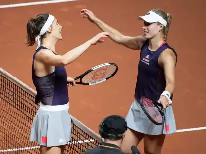Andrea Petkovic (l) traut Angelique Kerber noch viel zu.