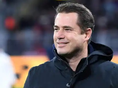 Lars Ricken wird vom 1. Mai an Gesch&auml;ftsf&uuml;hrer Sport bei Borussia Dortmund und &uuml;bernimmt damit einen Teil der bisherigen Aufgaben von Hans-Joachim Watzke.