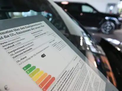 Verbraucher sollen beim Autokauf mit einem neuen Pkw-Label k&uuml;nftig unter anderem besser &uuml;ber den Verbrauch und die Emissionen ihres potenziellen Neuwagens informiert werden.